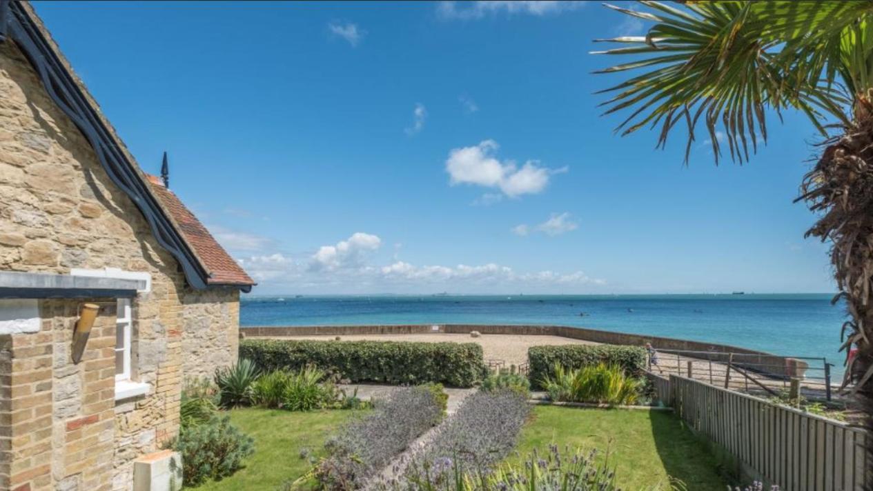 The Old Boat House, Seaview - Seafront Three Bedroom Cottage With Separate Two Bedroom Annexe Exterior foto